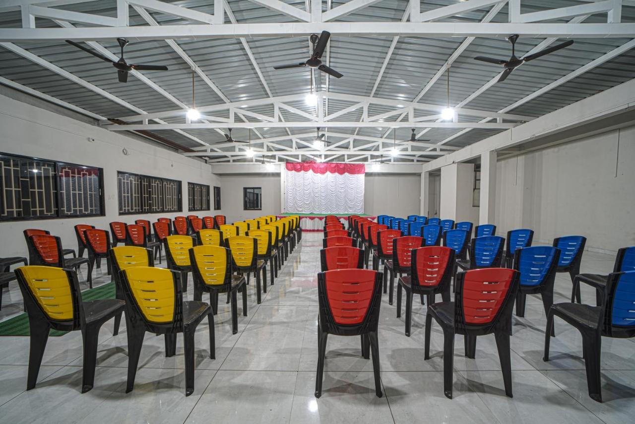 Hotel Saheb Kolhapur Esterno foto