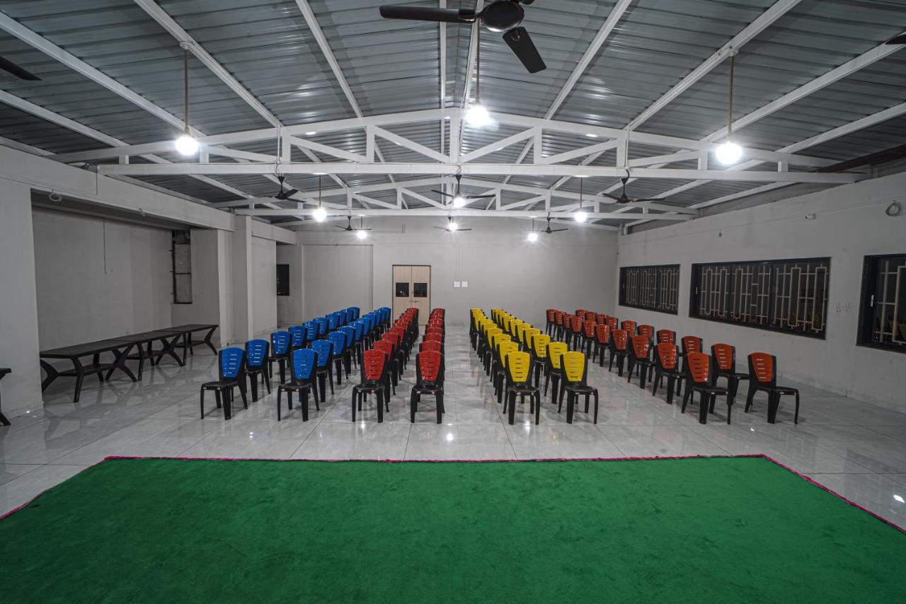 Hotel Saheb Kolhapur Esterno foto