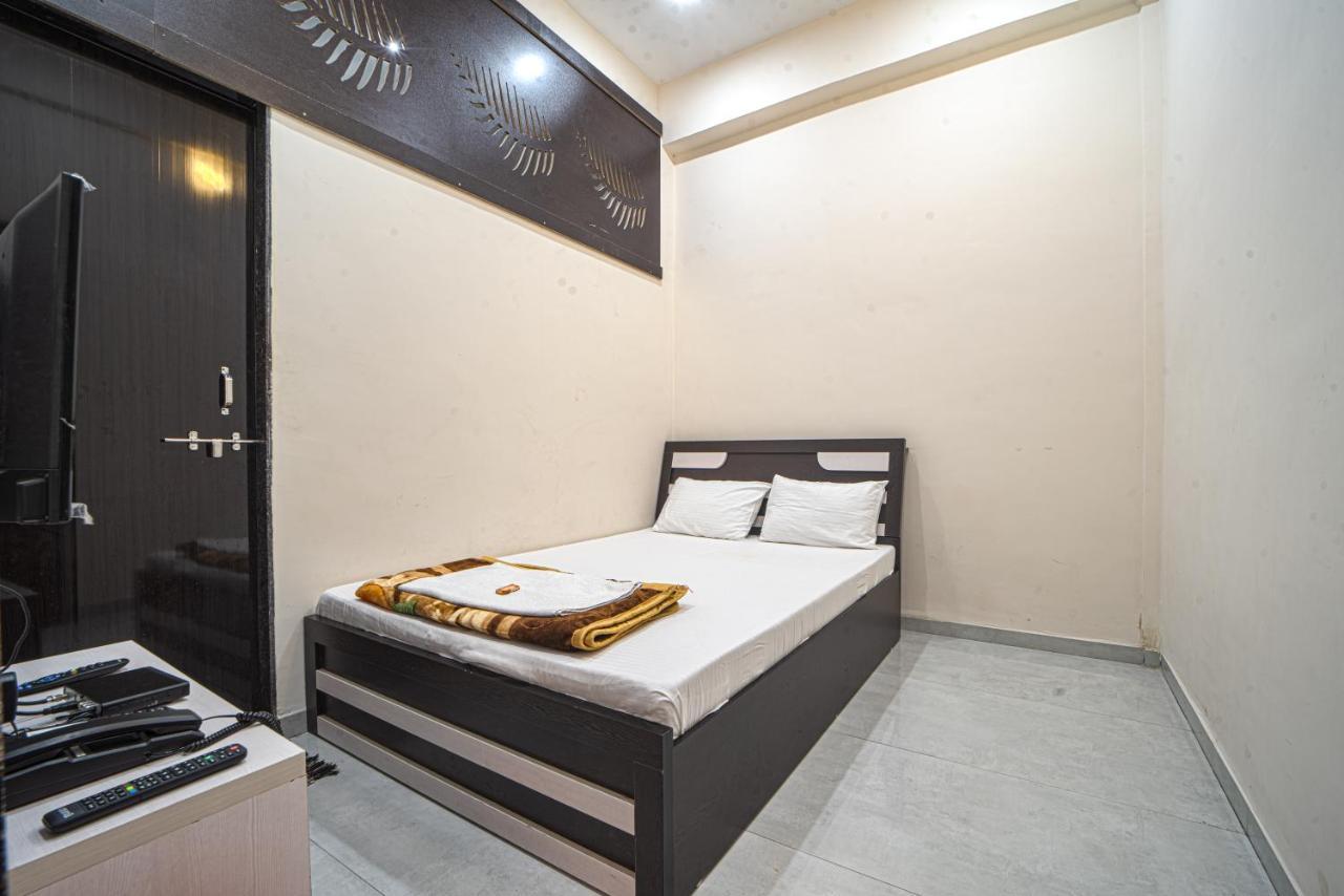 Hotel Saheb Kolhapur Esterno foto